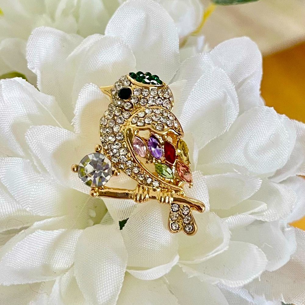 New Beautiful Gold Crystal Bird Brooch / Pin